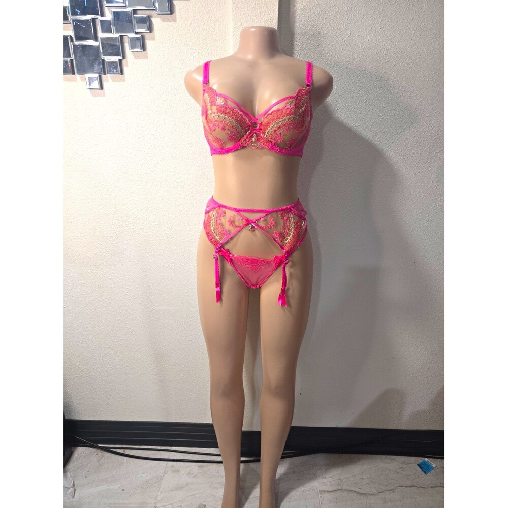 Honey Birdette